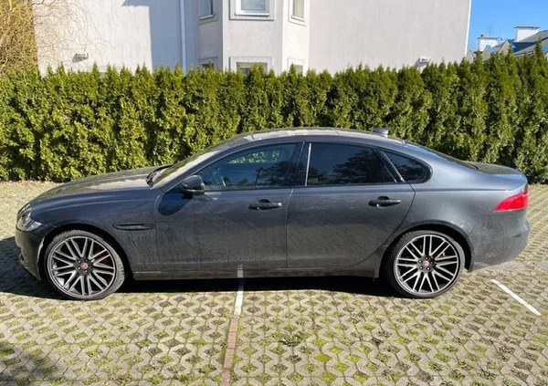 Jaguar XF cena 172200 przebieg: 90432, rok produkcji 2018 z Kleszczele małe 56